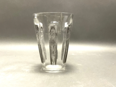 1912 René Lalique – “Six Figurines”...