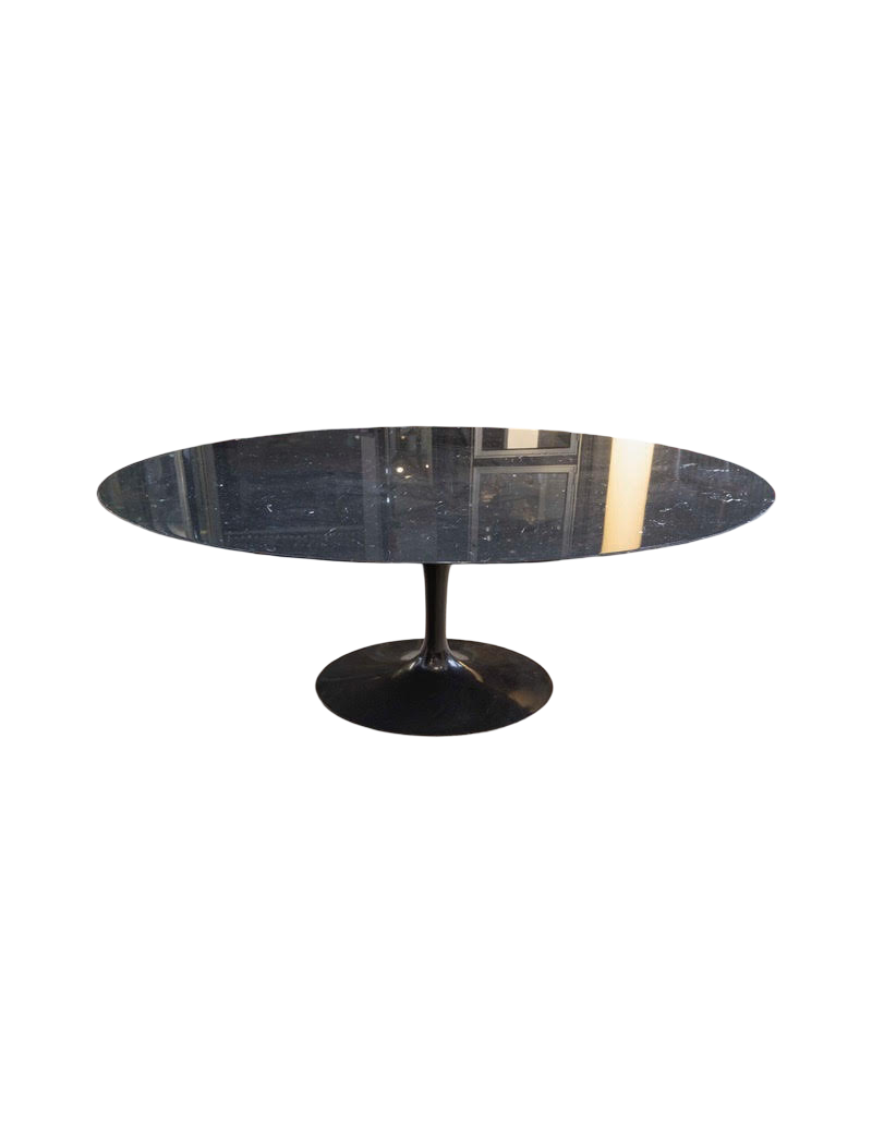 Eero Saarinen & Knoll International: “Tulip” table, Marquina marble and black Rilsan.