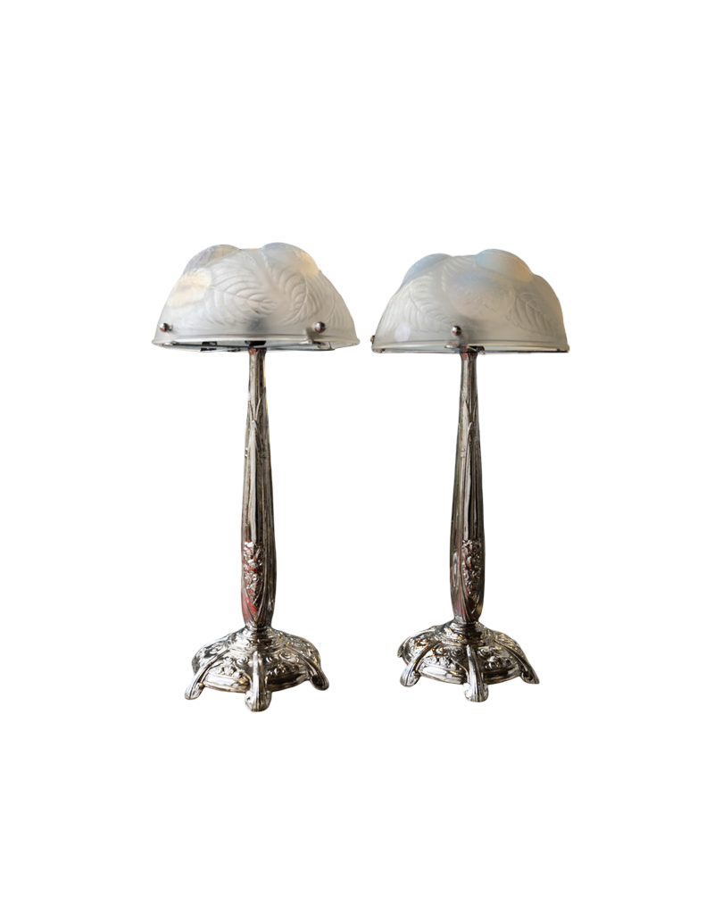 1921 – René Lalique – Pair of “Dahlias” lamps in opalescent glass