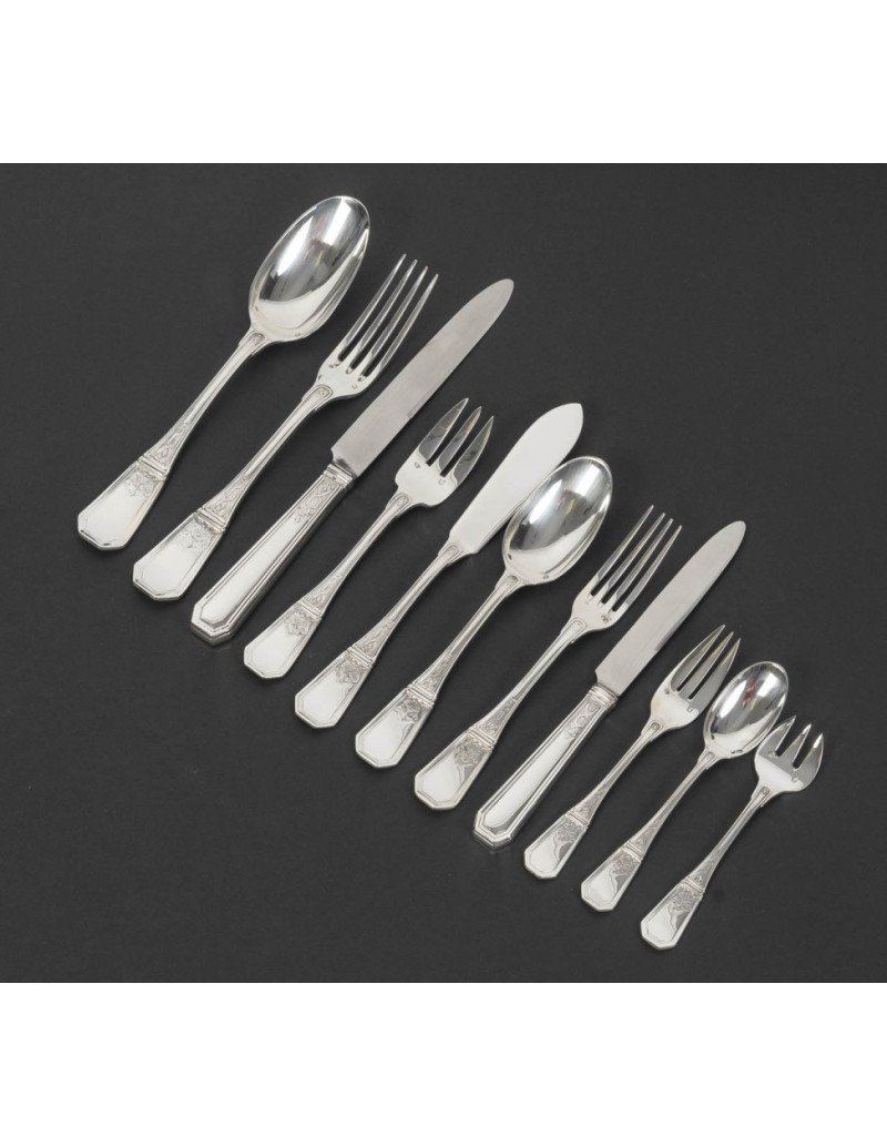 JEAN TETARD – C. CHRISTOFLE 144-PIECE SOLID SILVER FLATWARE SET, AUBUSSON PATTERN, Circa 1930