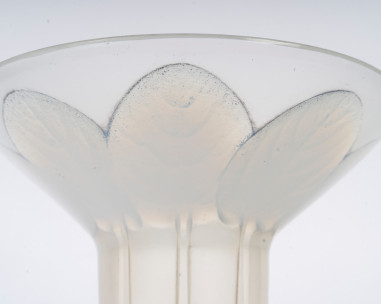 1921- René Lalique Vase « Violettes»...