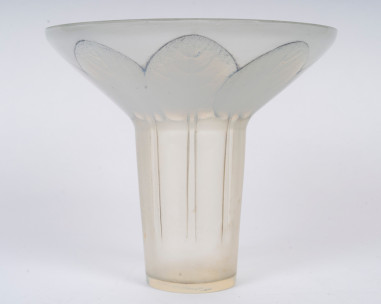 1921- René Lalique Vase « Violettes»...