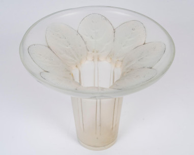 1921- René Lalique Vase « Violettes»...