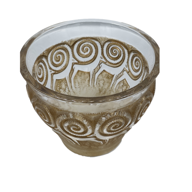 René LALIQUE (1860 - 1945) Vase...