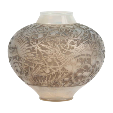 Rene Lalique : "Aras" Vase Opalescent