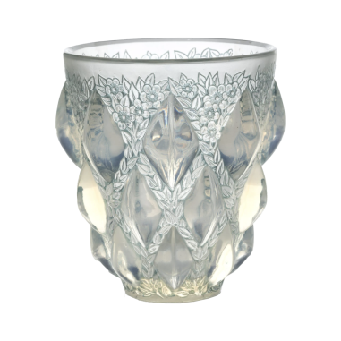 René Lalique: “Rampillon” vase in opalescent glass